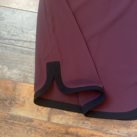 BARIII LARGE BURGUNDY DRESS - Picture 4 of 5